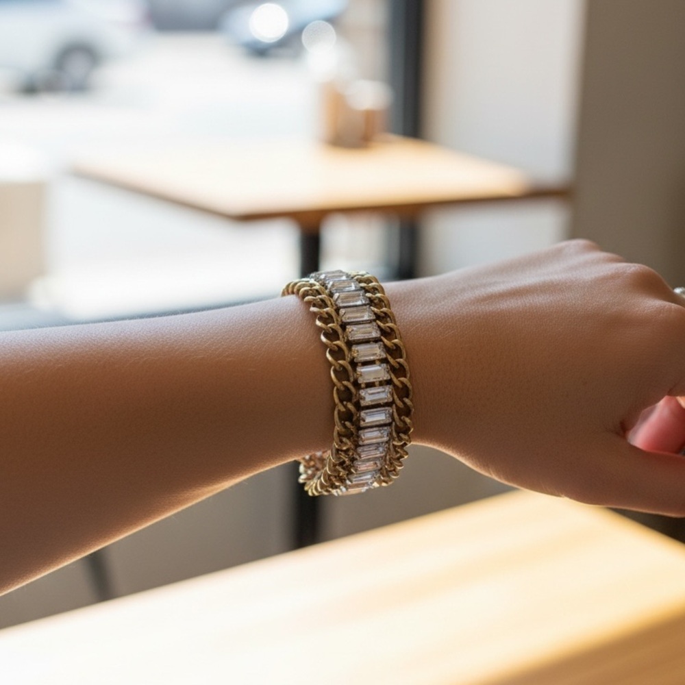 Elegant Gold and Silver Chain Bracelet - Picture 2 of 2